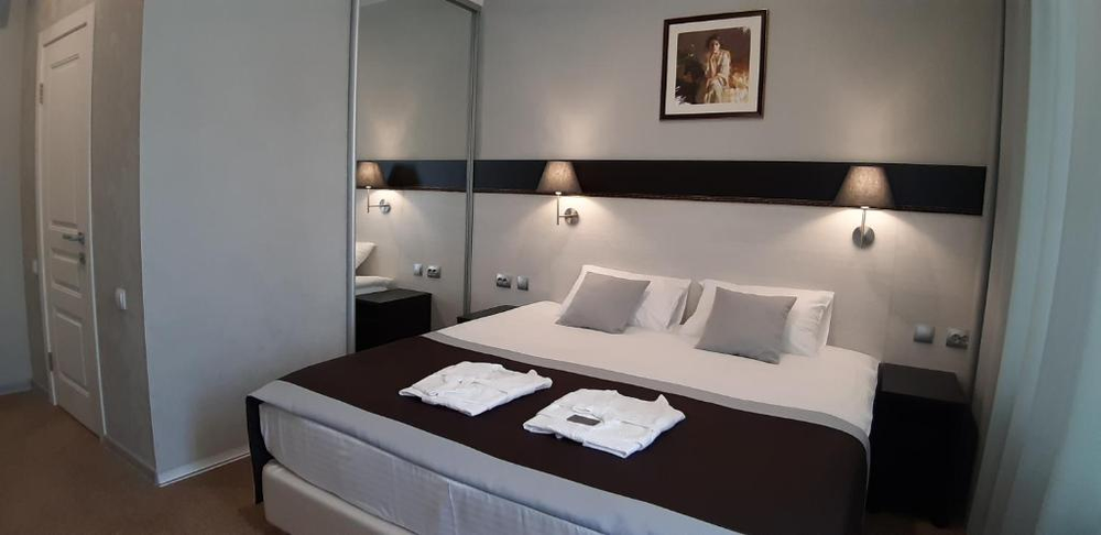 Гостевой дом
 "Петербург"